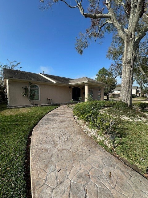 Foto del edificio - 12102 Fairbury Dr