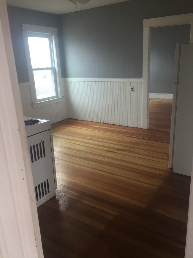 kitchen - 18 Manahan St