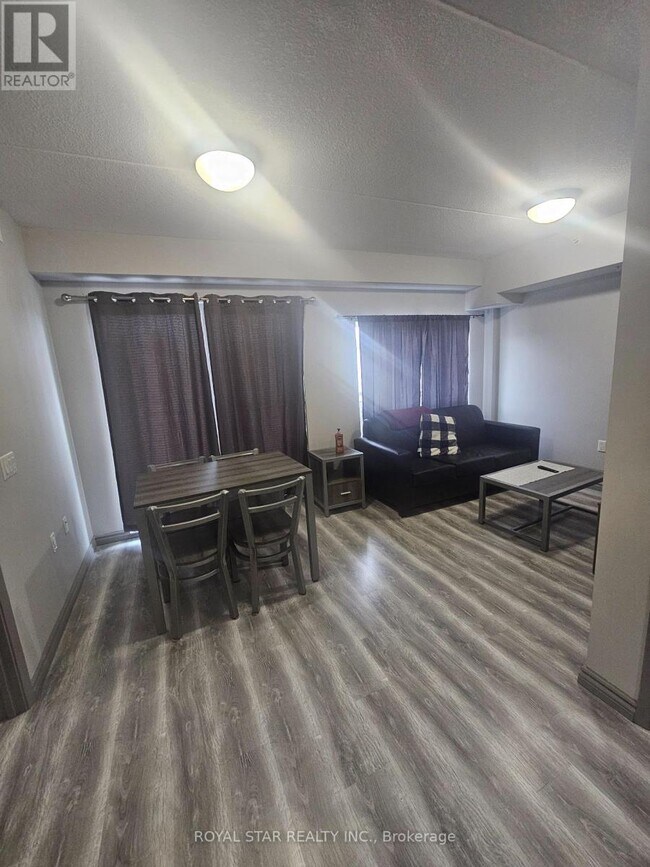 Photo du bâtiment - 275 Larch St