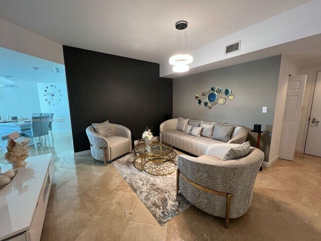 Foto del edificio - 1745 E Hallandale Beach Blvd