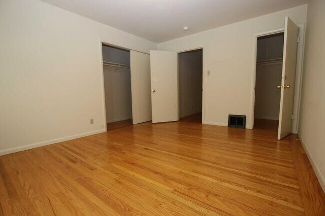 Building Photo - 1 bedroom in San Francisco CA 94115