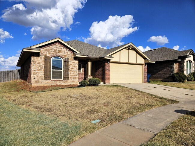 Foto del edificio - EVERYTHING YOU WANT IN A HOME! $500 OFF FI...
