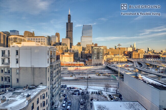 Foto del edificio - 808 W Van Buren St