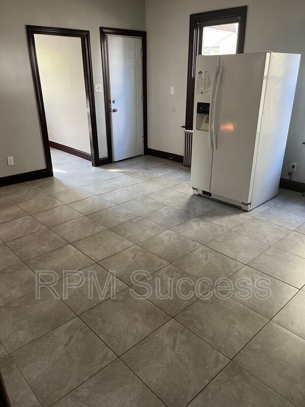 Foto del edificio - 566 Summer St