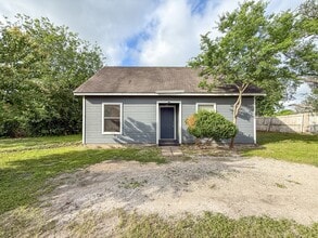 Building Photo - 272 Schmucks Rd