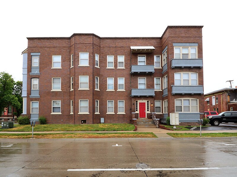 Primary Photo - 30 S 6th St