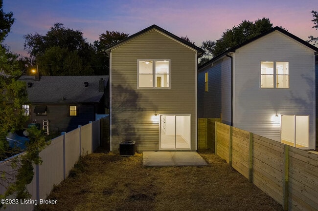 Building Photo - 3714 Selma Ave