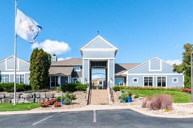 Building Photo - The Grove at Mankato