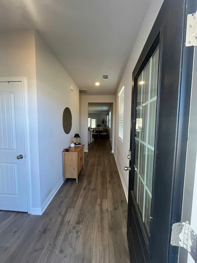 Foto del edificio - 2370 Quinn Dr