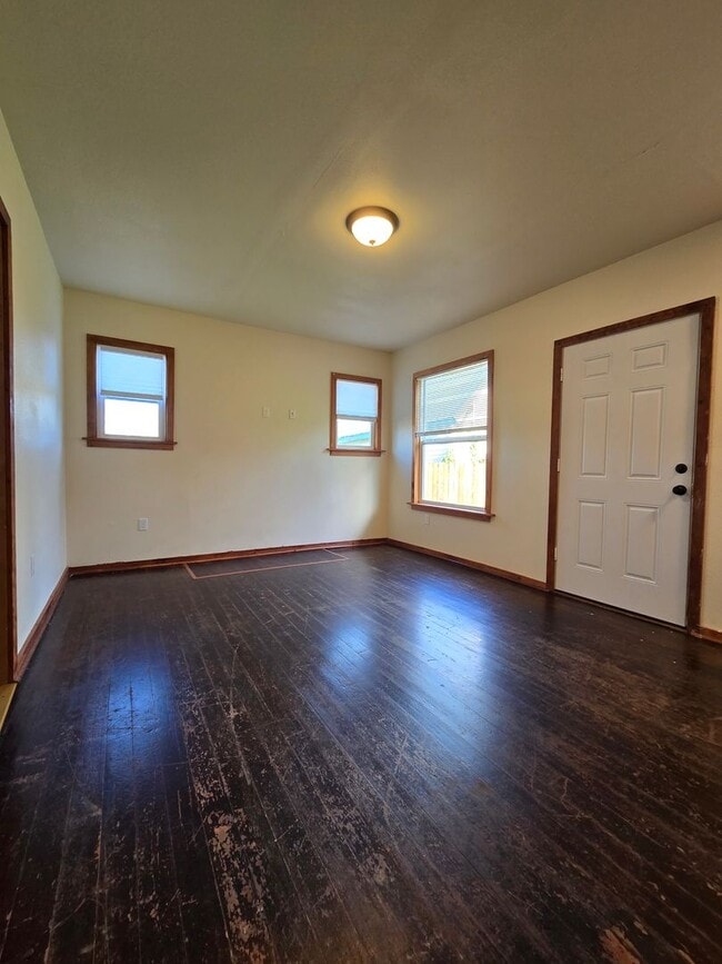 Building Photo - Aberdeen, WA., 3 bedroom, 1 bath home for RENT