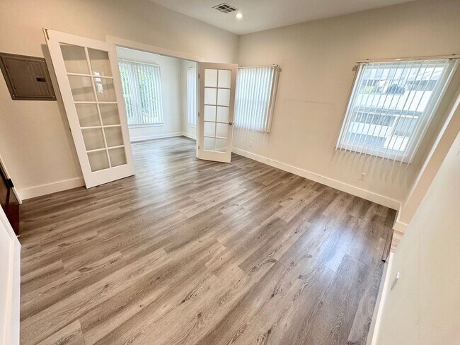 Foto del edificio - ***1 Bed 1 Bath apartment in the most desi...