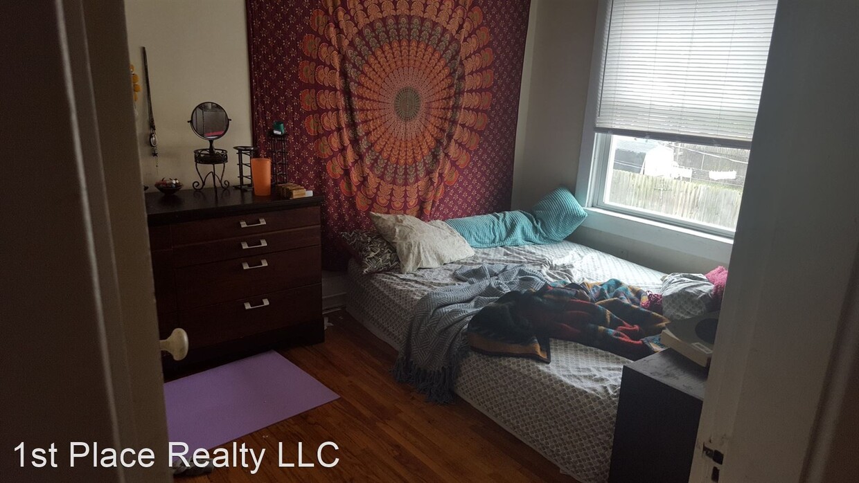 Foto del edificio - 451 E Tompkins St