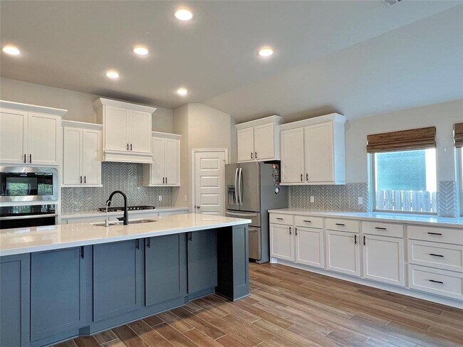 Foto del edificio - 2724 Grizzly Way, Leander, TX 78641 - 4 BR...