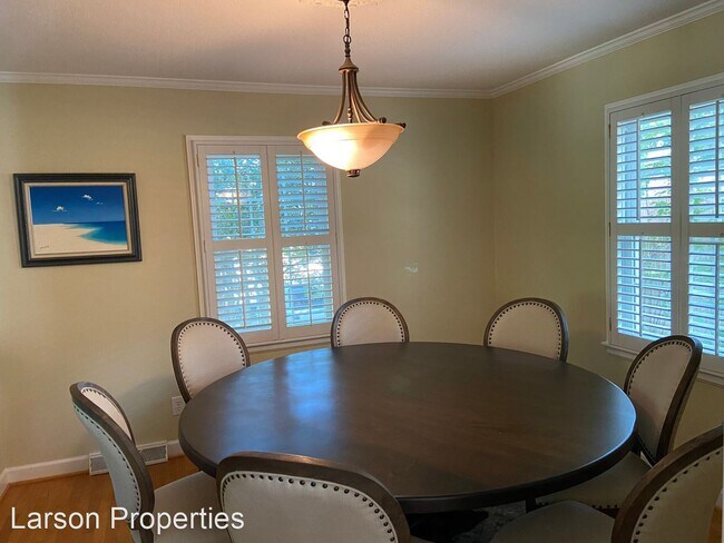 Building Photo - 4 br, 2.5 bath House - 3120 Forestdale Drive