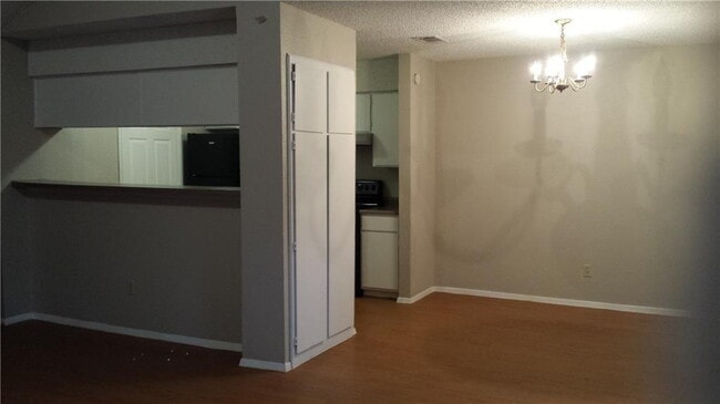 Building Photo - *2 Bed/2 Bath Near The Domain and Arboretum*