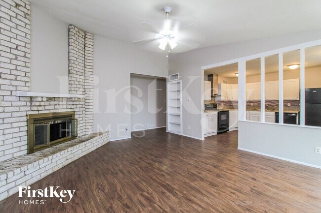Foto del edificio - 1405 Steinburg Ln
