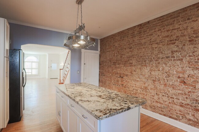 Building Photo - 416 East Ave