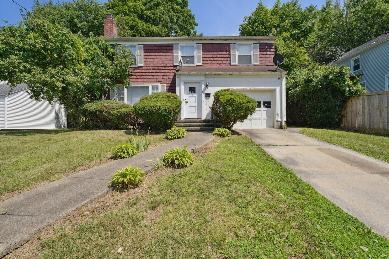 Primary Photo - 93 Diamond St