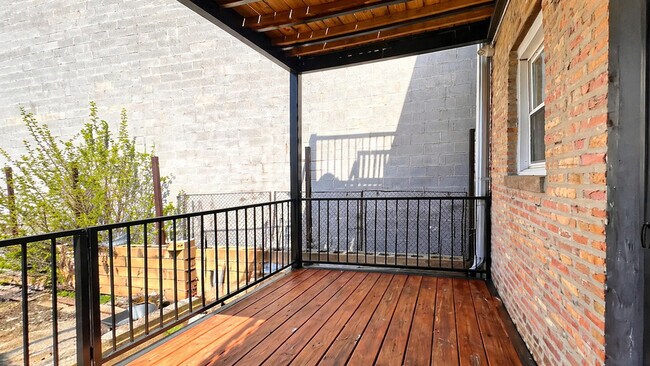 Foto del edificio - 808 N Sacramento Blvd