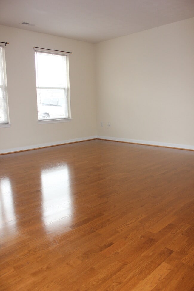 Photo - 3 Bedroom, 2.5 Bath Townhouse for Rent