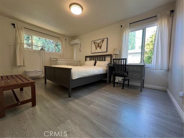 Foto del edificio - 5429 Tyler Ave