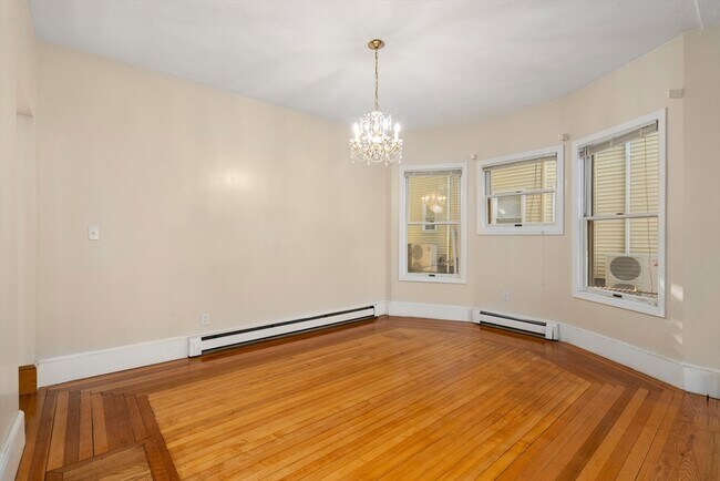 Foto del edificio - 76 Dexter Ave