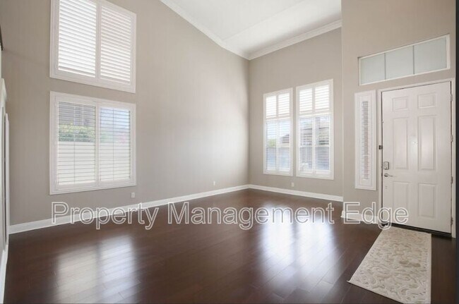 Foto del edificio - 29880 Pinehurst Dr