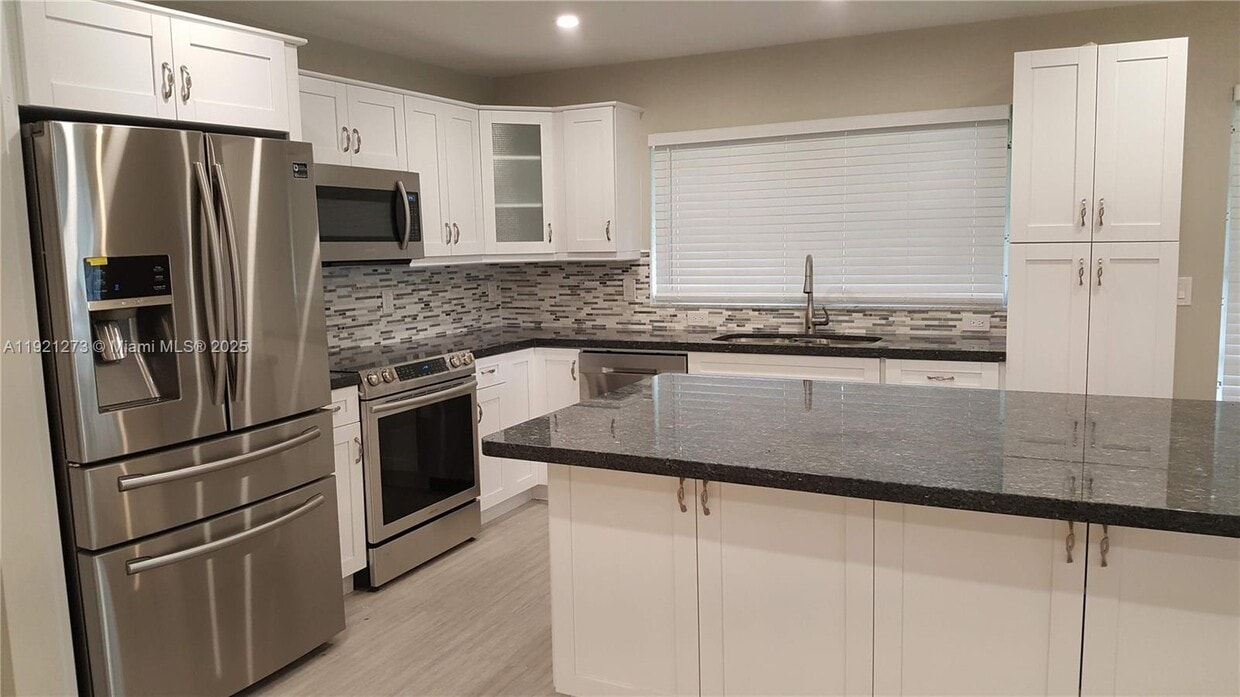 Primary Photo - 1020 NW 88th Ave