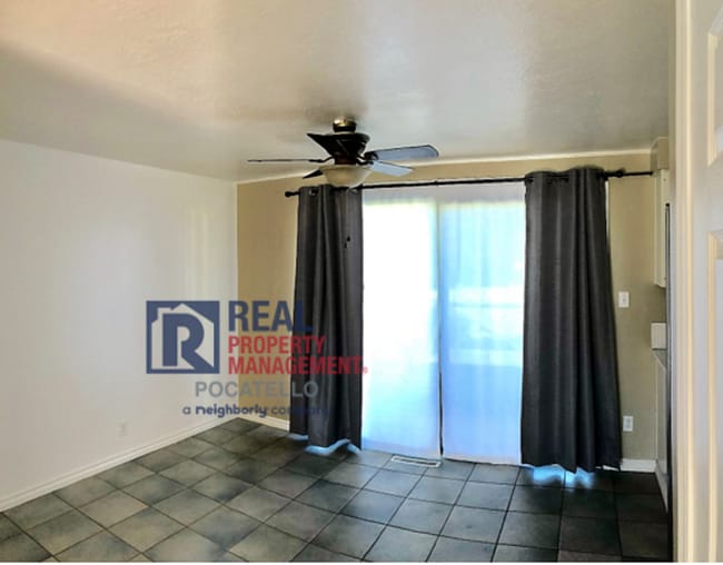 Building Photo - Amazing 5 Bedroom 2 Bathroom Home For Rent