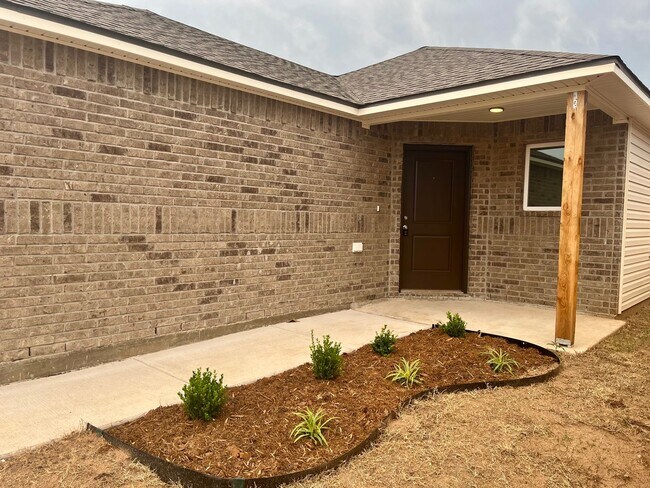 Foto del edificio - Newer Construction 4 Bed, 2 Bath - Piedmont Schools