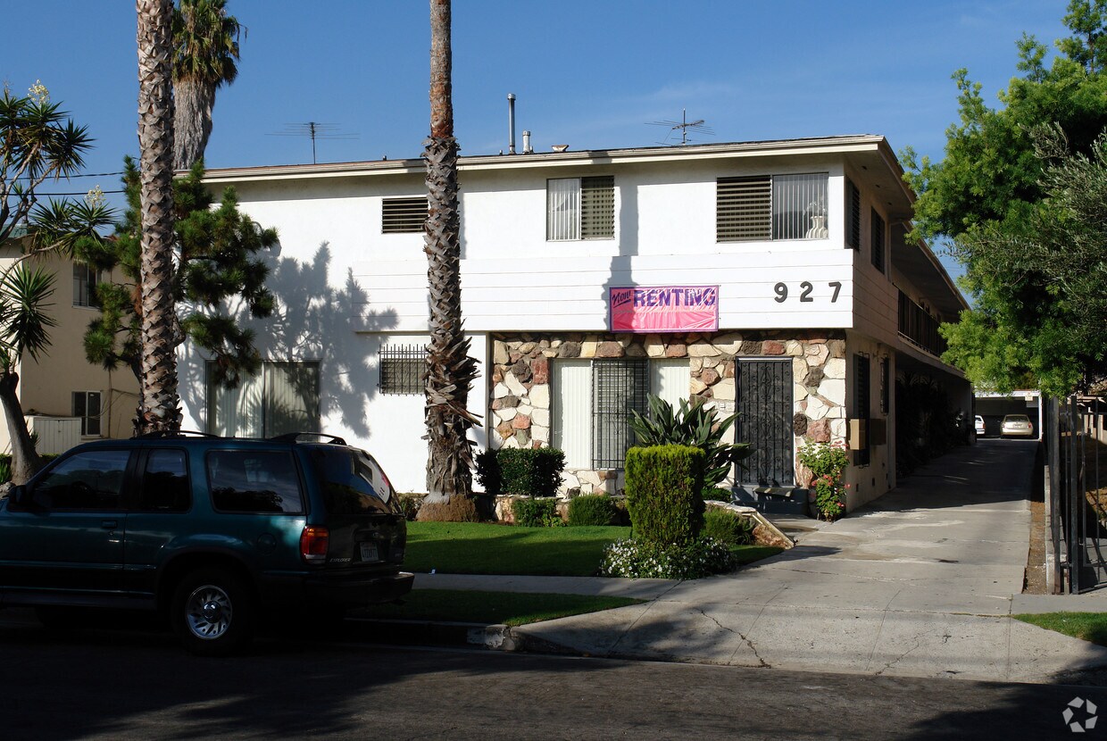 Primary Photo - 927 N Cedar St