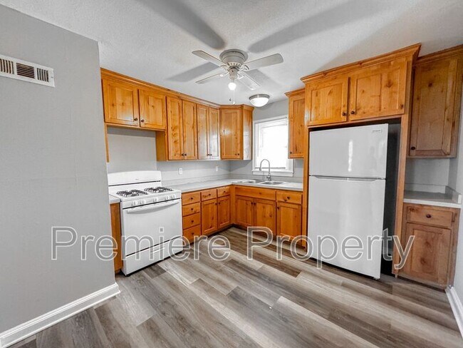 Building Photo - 1219 N 51st St