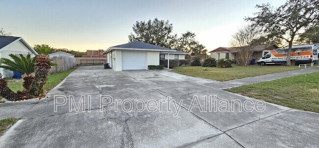 Foto del edificio - 406 Whitewing Cir