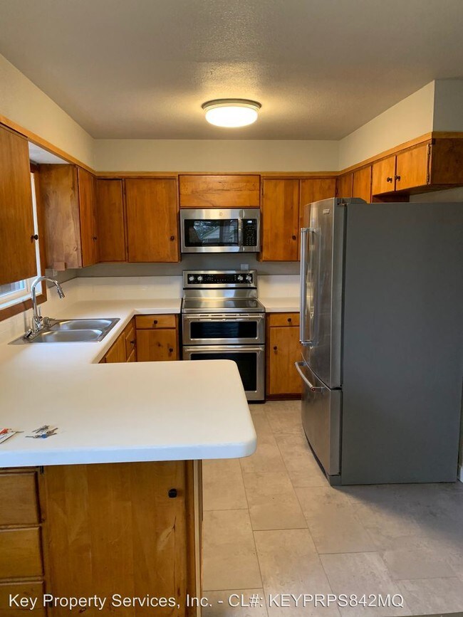 Building Photo - 2 br, 1 bath House - 2130 E 16th St