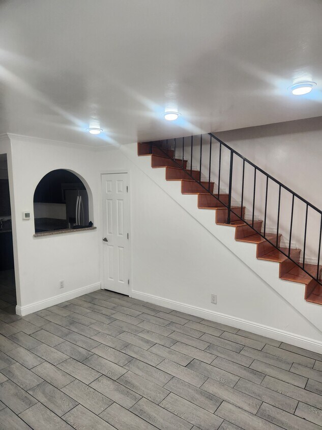 Foto principal - 11860 Truro Ave