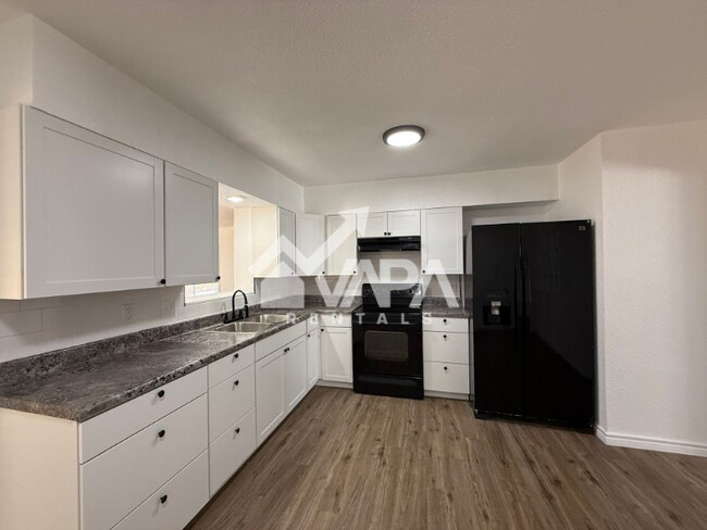 Building Photo - 311 Bertetti Dr