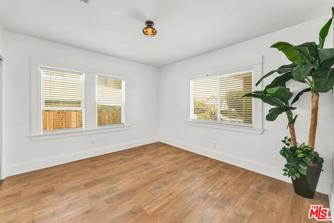 Building Photo - 1333 S Hudson Ave