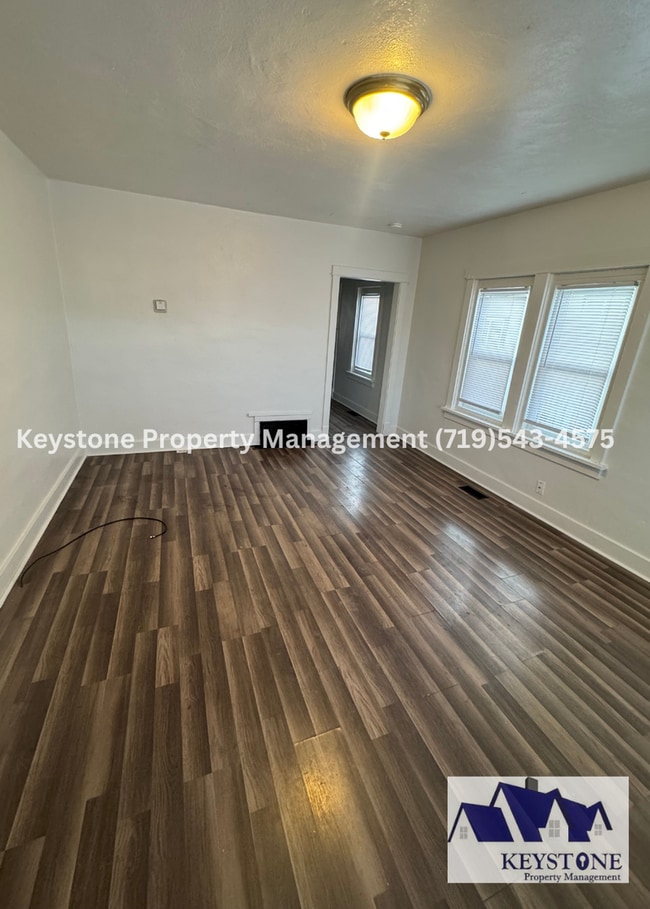 Foto del edificio - 1104 W 16th St