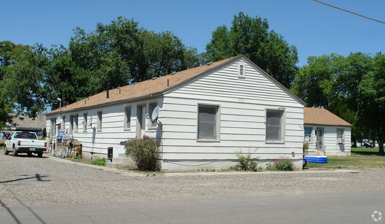 Building Photo - 503 King Ave W