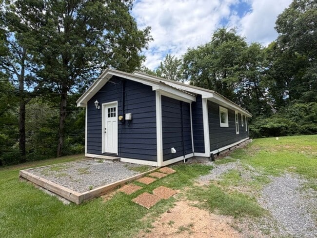 Building Photo - 201 Old Harrison Cir SW