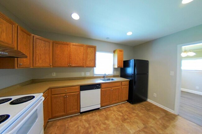 Building Photo - 2409 Deherradora Ave.