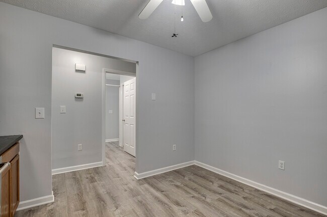 Foto del edificio - 103 Pinewood Dr