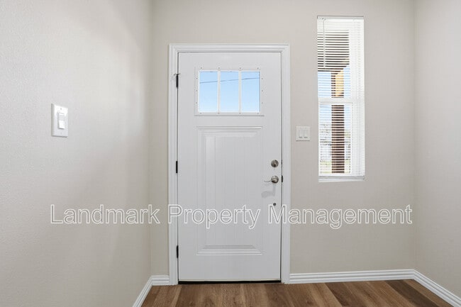 Building Photo - 303 Eastland St