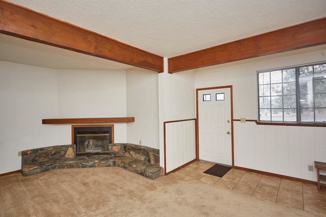 Building Photo - 6078 Spruce St