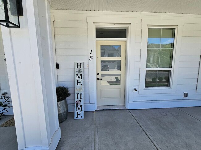 Photo du bâtiment - 8349 Hawthorn Rd