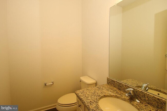 Building Photo - 20 Braeburn Dr