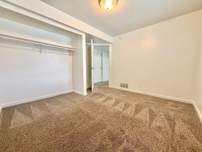 Foto del edificio - 7685 S 2550 W