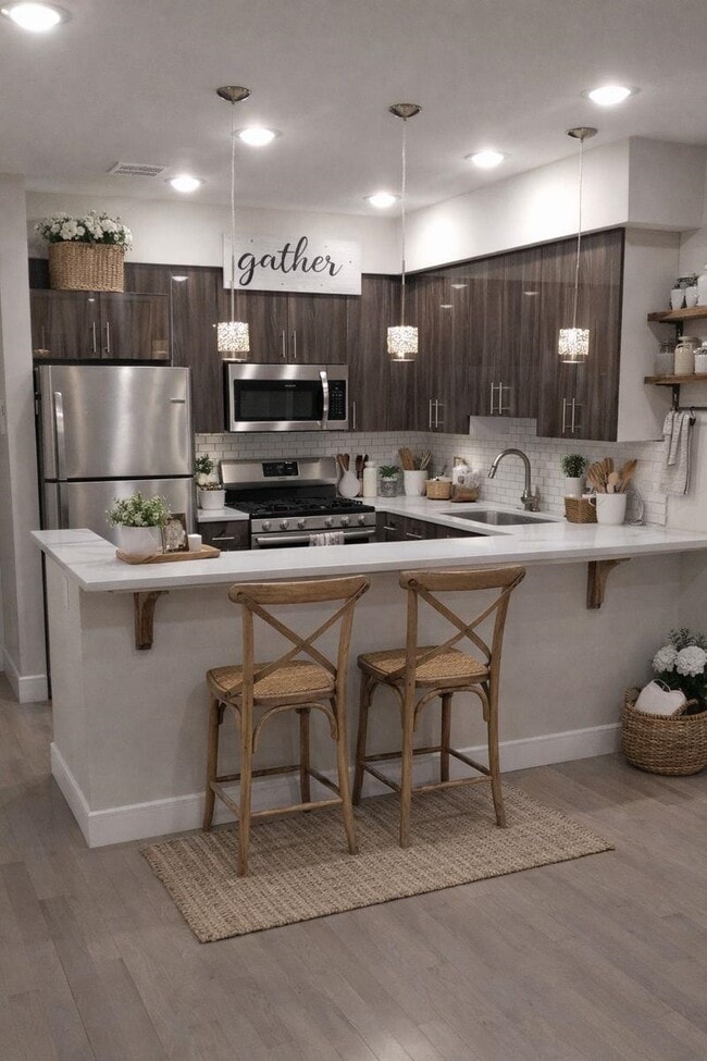 Building Photo - 801 Summit Ave