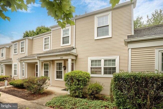 Foto del edificio - 802 Cambridge Ct