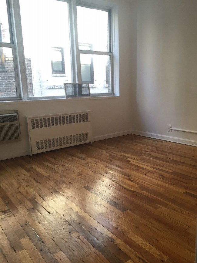 Foto del edificio - 190 Thompson St